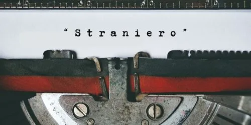Copertina dell’editoriale «Straniero»